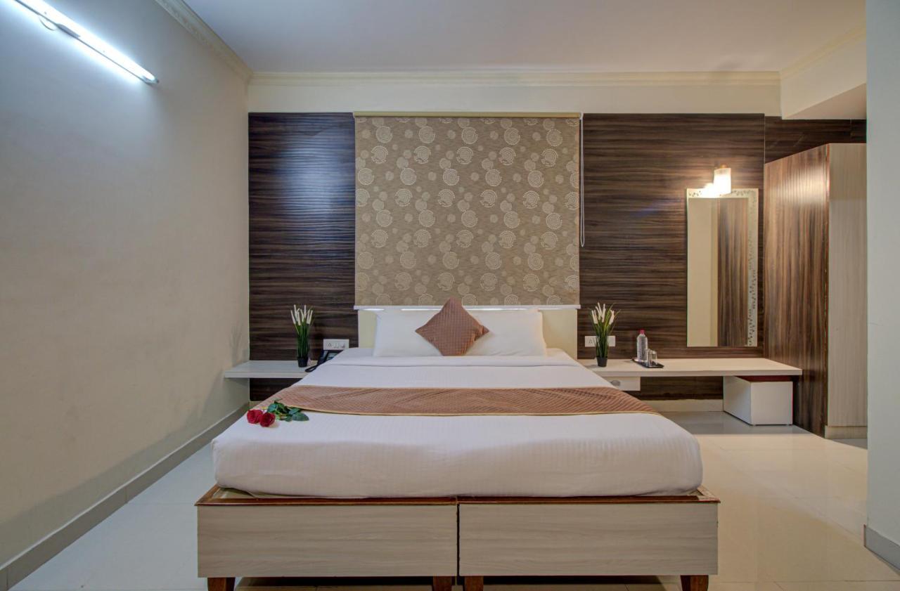 Hotel Royal Classio, Bengaluru Kültér fotó